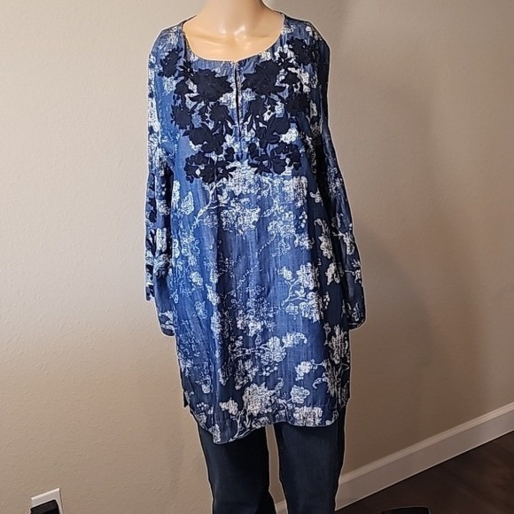 Chico's Embroidered‎ Floral Tunic Blouse Womens 1 Blue Excellent Boho Indigo